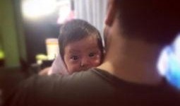 欧弟爆料生女孩视频播放,温馨视频曝光家庭幸福瞬间